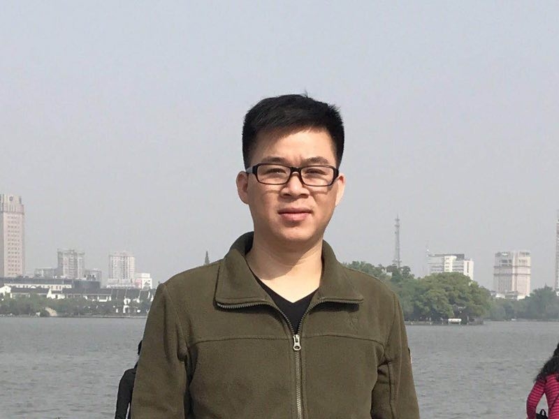 孔雀鱼的第一张照片--阜阳相亲服务中心