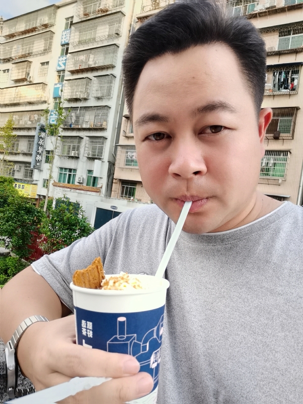 K金o的第一张照片--阜阳相亲服务中心