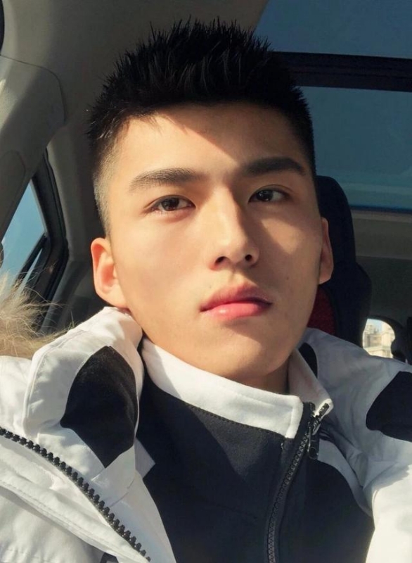 飞翔的第一张照片--阜阳相亲服务中心