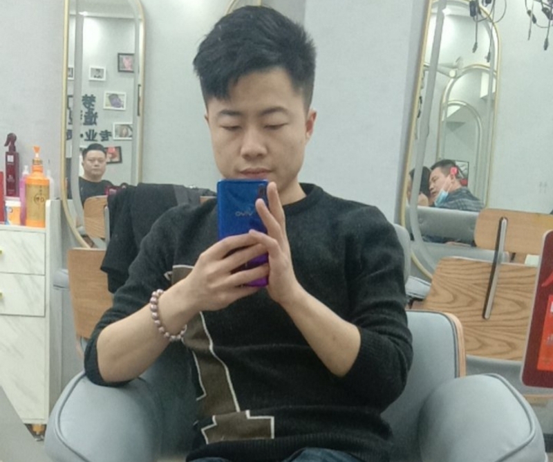 无法自拔的第一张照片--阜阳相亲服务中心