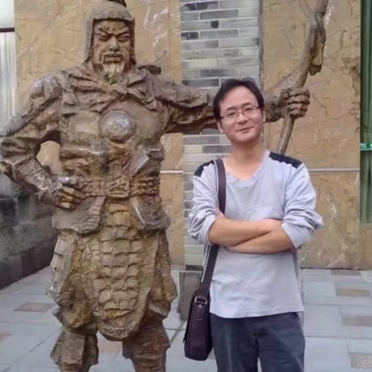 孤狼的第三张照片--阜阳相亲服务中心