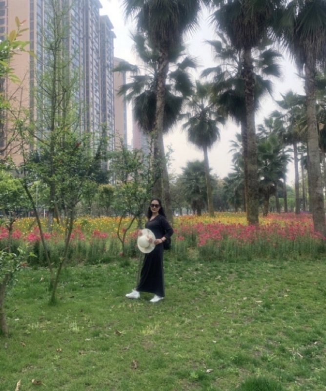 粉墨登场的第一张照片--阜阳相亲服务中心