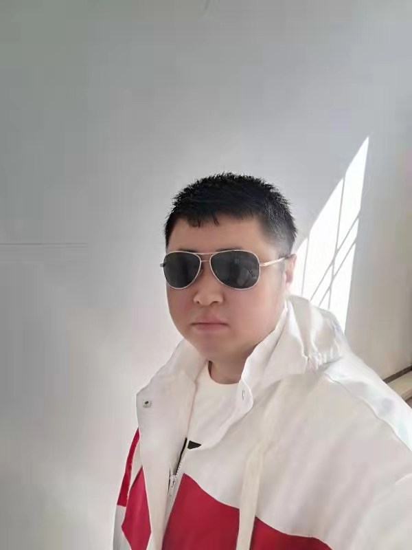 大漠叔叔的第一张照片--阜阳相亲服务中心