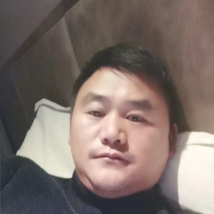 奔跑的第三张照片--阜阳相亲服务中心