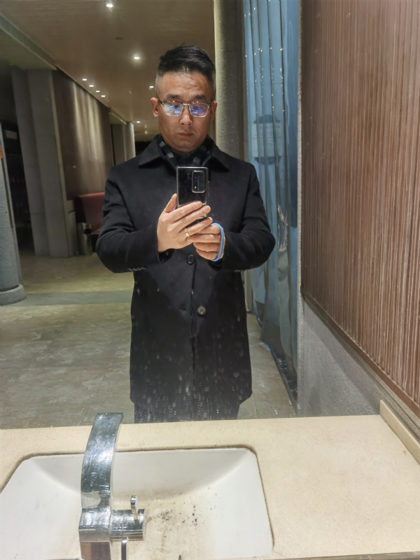 孤独尘埃的第一张照片--阜阳相亲服务中心