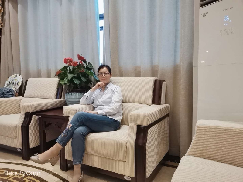 秋水伊人的第一张照片--阜阳相亲服务中心