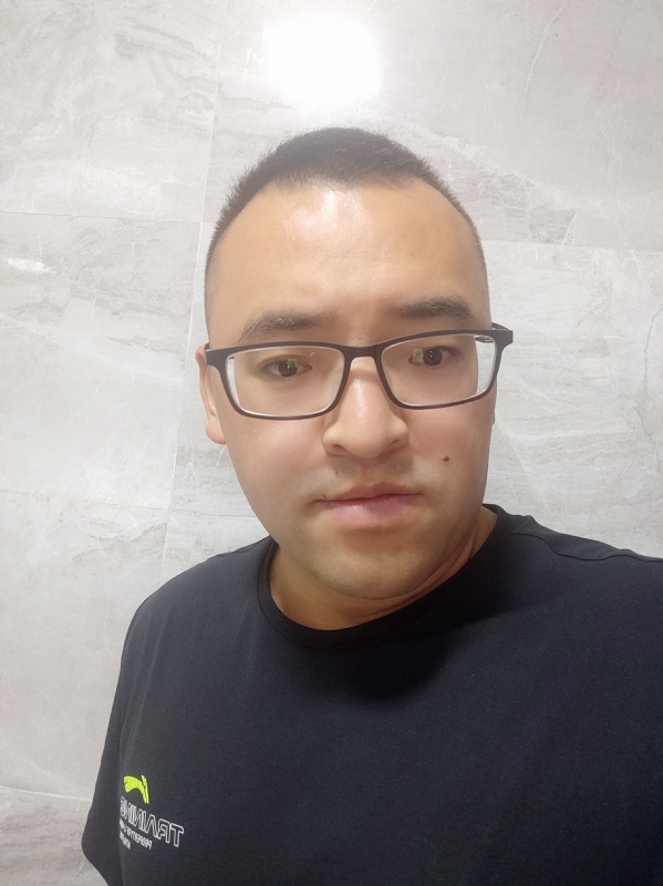 只愿得一人心的第四张照片--阜阳相亲服务中心