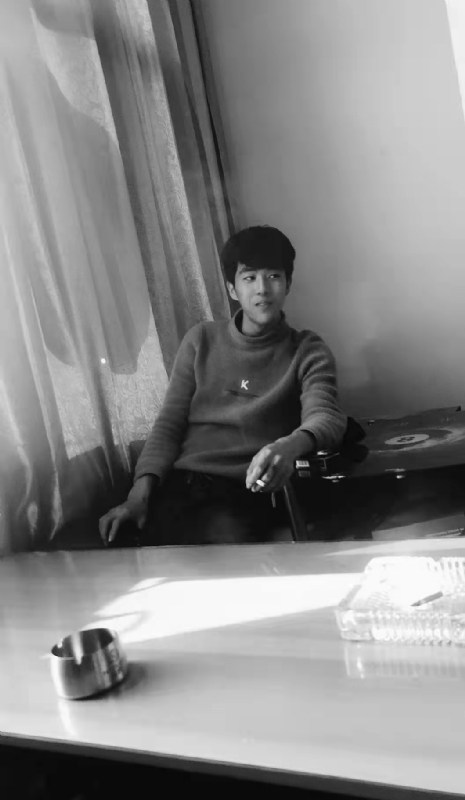 酷似小丑的第二张照片--阜阳相亲服务中心