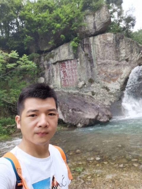 愿得一人心的第一张照片--阜阳相亲服务中心