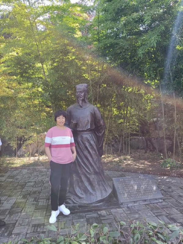 秋天的菊花的第一张照片--阜阳相亲服务中心