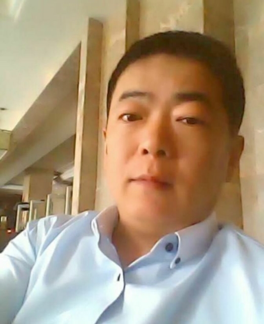 落叶随风的第一张照片--阜阳相亲服务中心