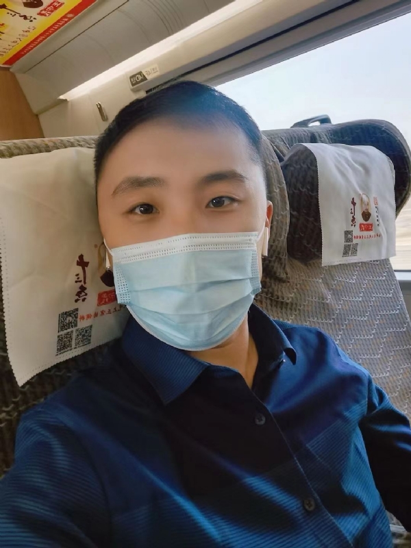 孤独的小屁猪的第二张照片--阜阳相亲服务中心