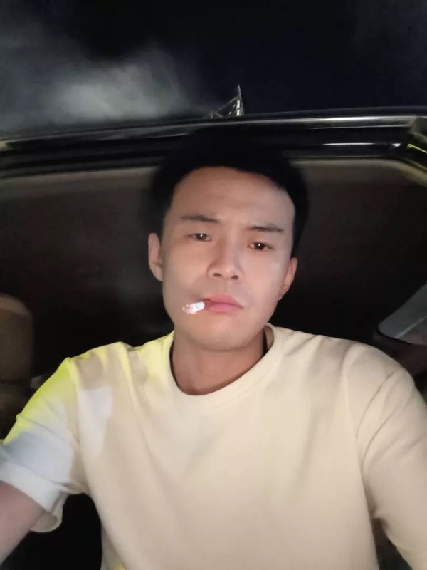 爱睡觉的土拨鼠的第一张照片--阜阳相亲服务中心