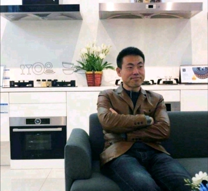 奋斗的执着的第一张照片--阜阳相亲服务中心