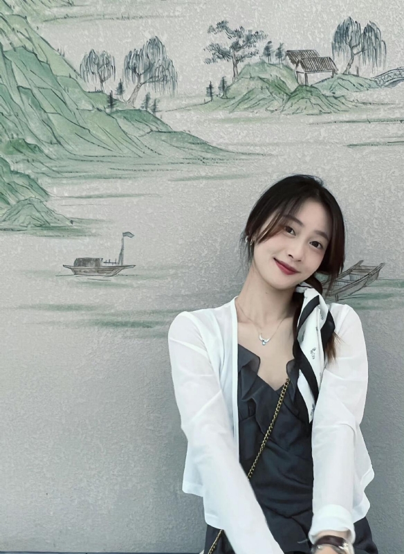 小趴菜的第一张照片--阜阳相亲服务中心