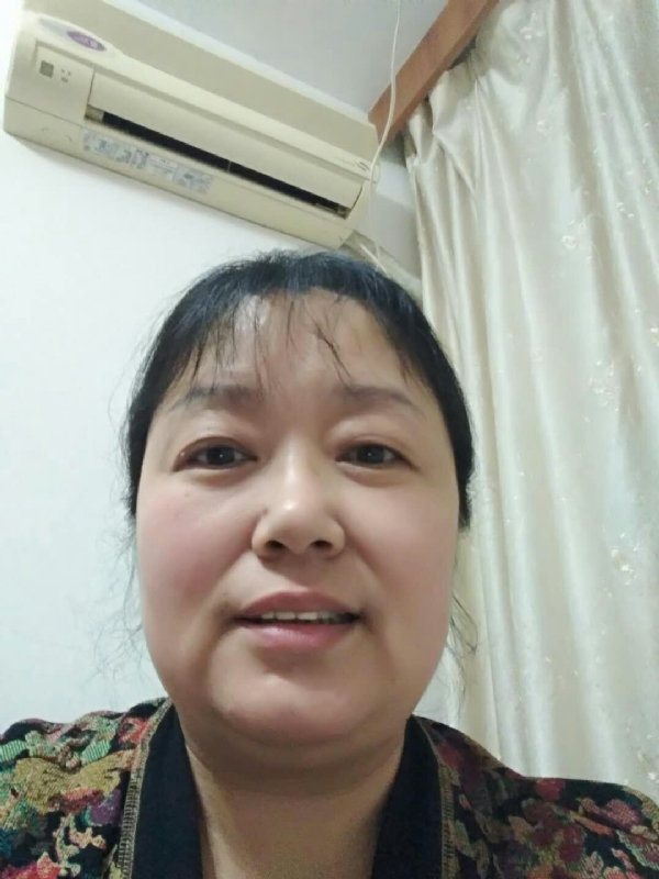 雨中漫步的第一张照片--阜阳相亲服务中心