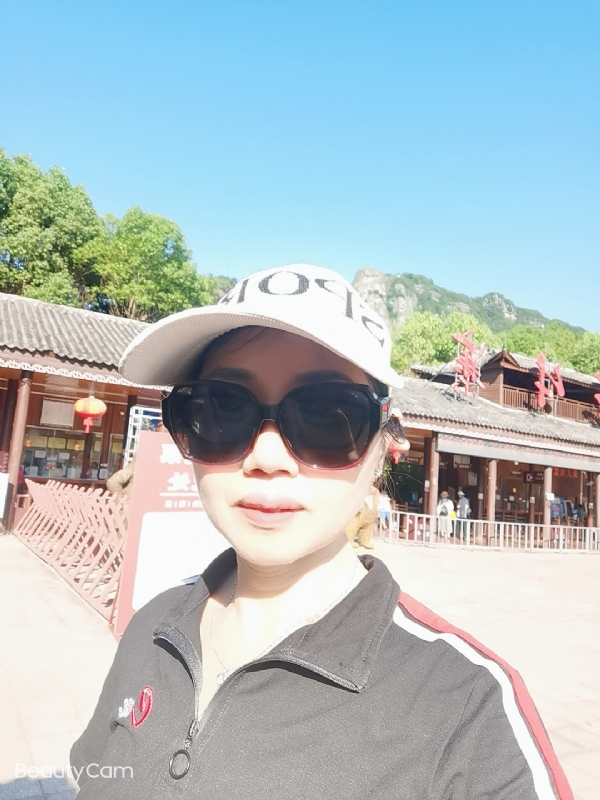 山百合的第一张照片--阜阳相亲服务中心