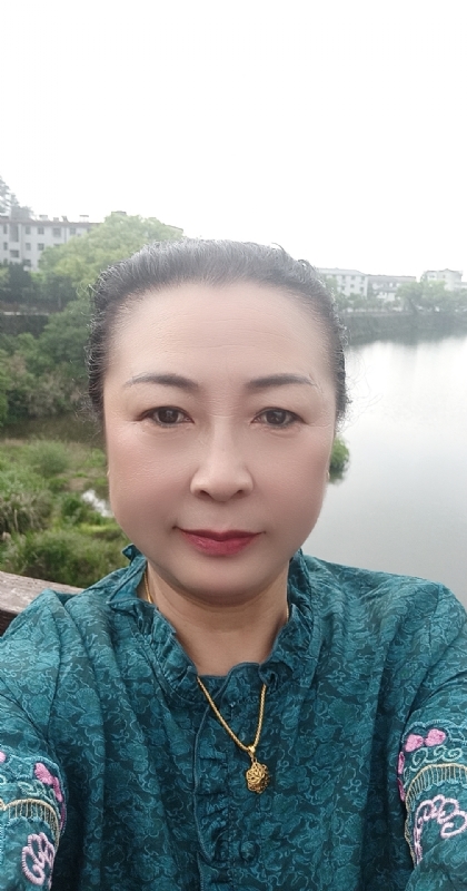 雨中情的第二张照片--阜阳相亲服务中心