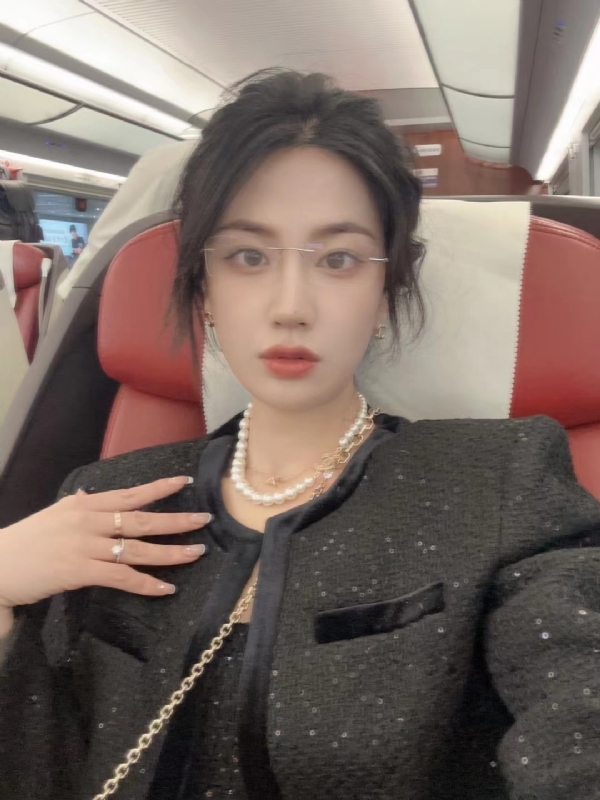 Alma的第三张照片--阜阳相亲服务中心