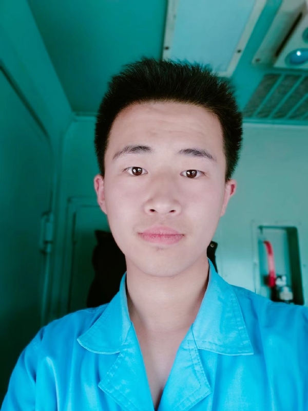 生而为人的第三张照片--阜阳相亲服务中心