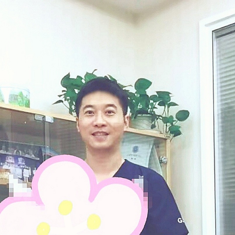 大手牵小手的第二张照片--阜阳相亲服务中心