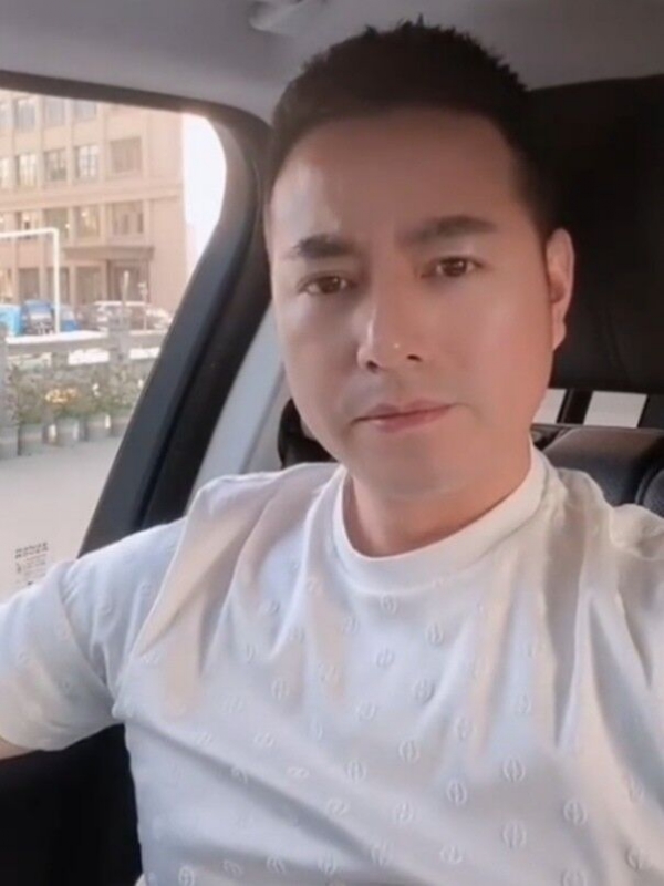 勿忘初心的第一张照片--阜阳相亲服务中心