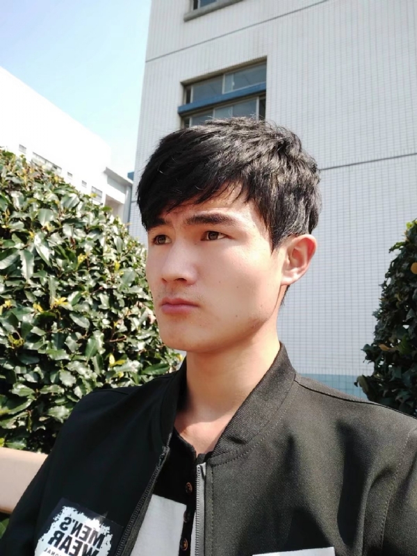 阳光男孩的第四张照片--阜阳相亲服务中心