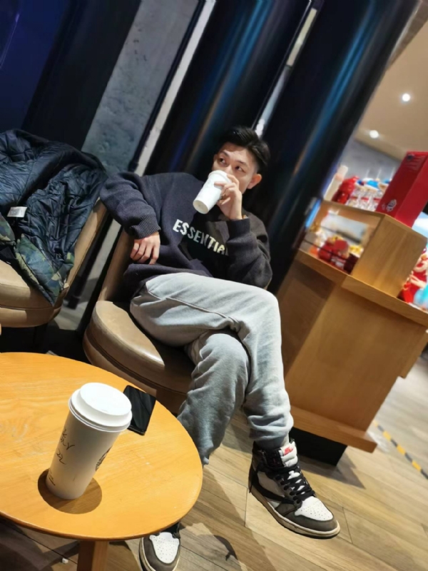 LAZY的第一张照片--阜阳相亲服务中心