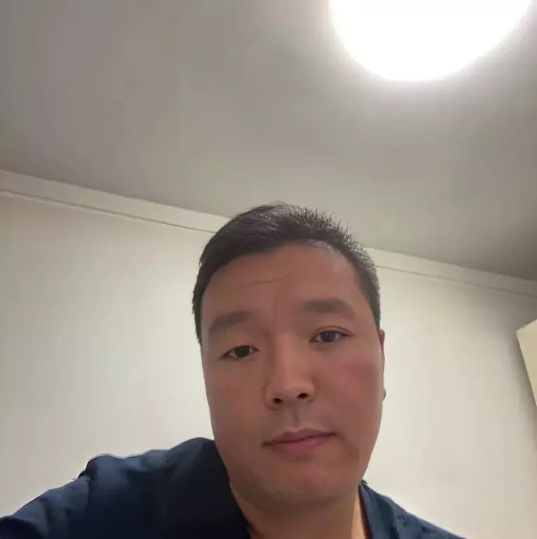 穿唐装的松鼠的第一张照片--阜阳相亲服务中心