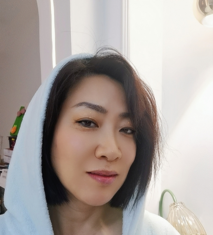 火玫瑰的第一张照片--阜阳相亲服务中心