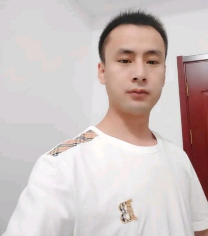 海阔天空的第一张照片--阜阳相亲服务中心