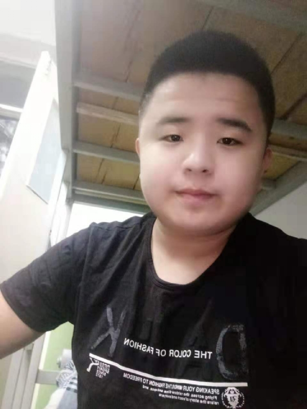 打小就爱淘气的第一张照片--阜阳相亲服务中心