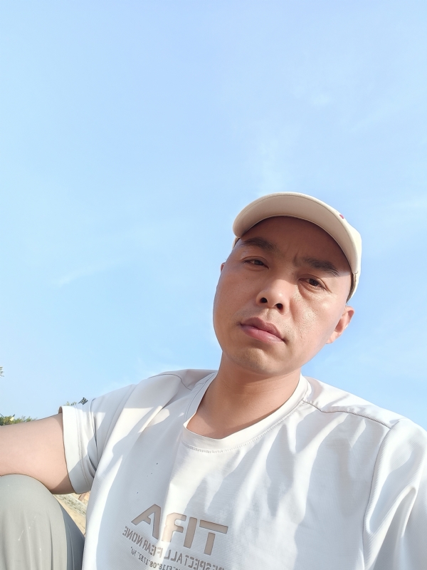 哥哥的第一张照片--阜阳相亲服务中心