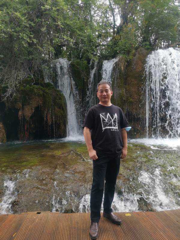 任君君的第一张照片--阜阳相亲服务中心