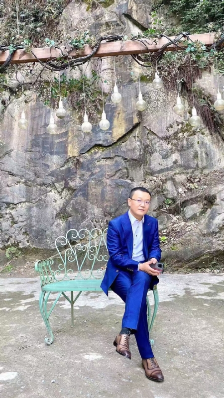 dikson的第一张照片--阜阳相亲服务中心