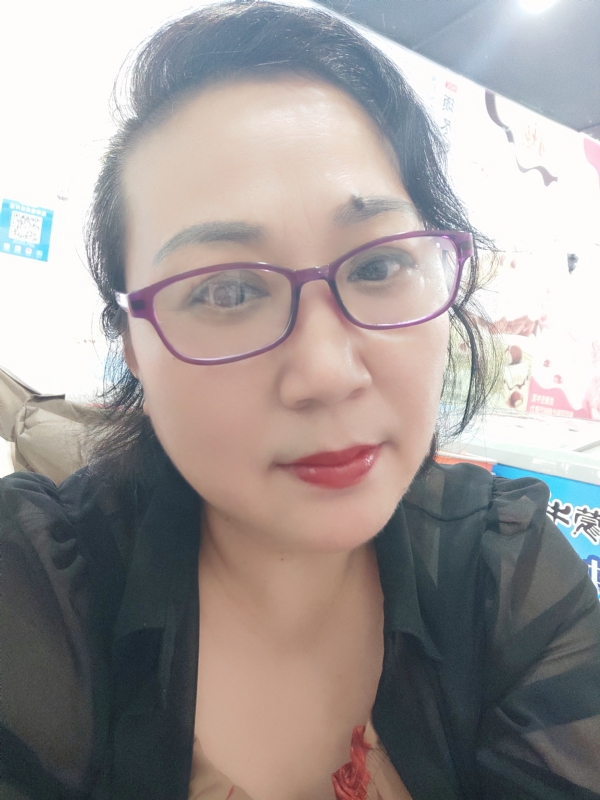 娜财娜福的第一张照片--阜阳相亲服务中心