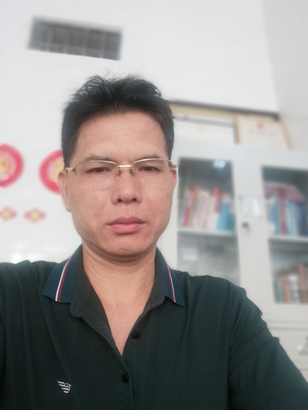 后视镜的第二张照片--阜阳相亲服务中心