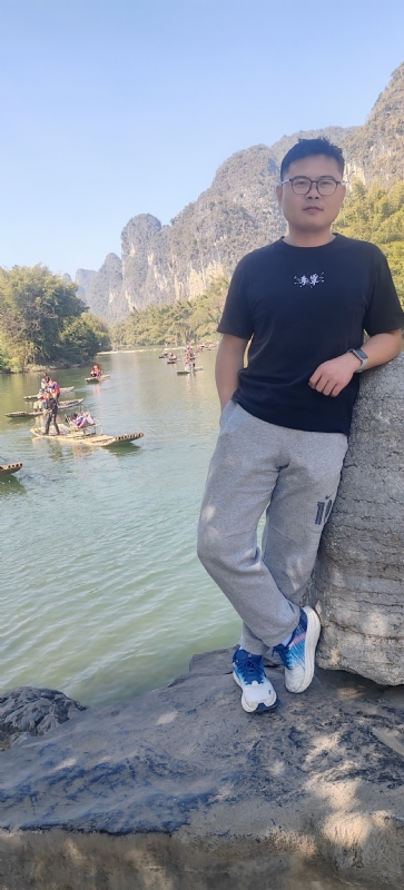 受过伤的狼的第二张照片--阜阳相亲服务中心