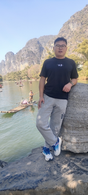 受过伤的狼的第三张照片--阜阳相亲服务中心