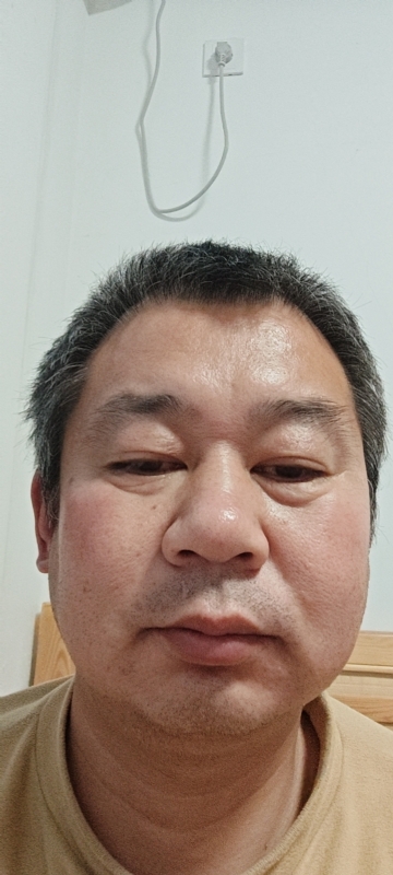 龙万的第一张照片--阜阳相亲服务中心