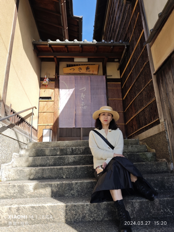 踱着方步的猫小姐的第一张照片--阜阳相亲服务中心