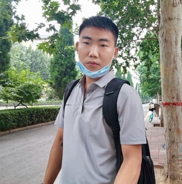 90年男征婚的第一张照片--阜阳相亲服务中心