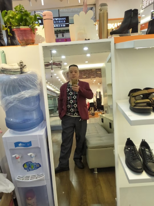 真诚征婚的第四张照片--阜阳相亲服务中心