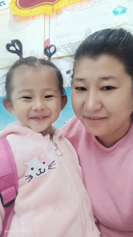 离异带俩娃的第一张照片--阜阳相亲服务中心