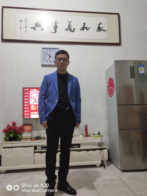 孤独的狼的第一张照片--阜阳相亲服务中心