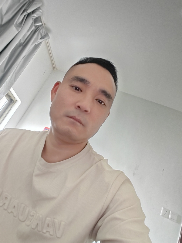 小锋的第一张照片--阜阳相亲服务中心