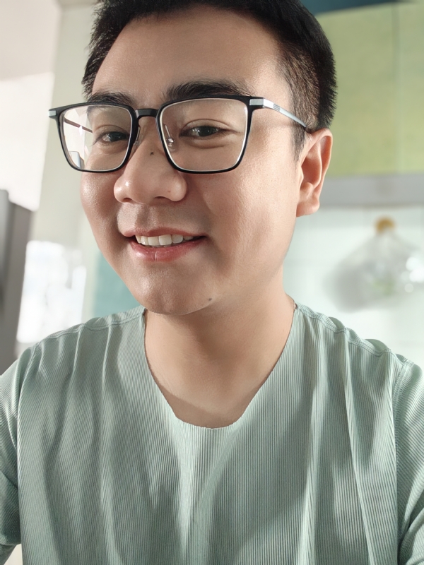 田田向上的第一张照片--阜阳相亲服务中心