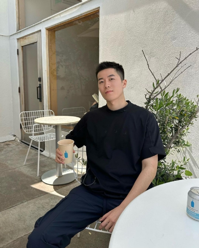 VV的第二张照片--阜阳相亲服务中心