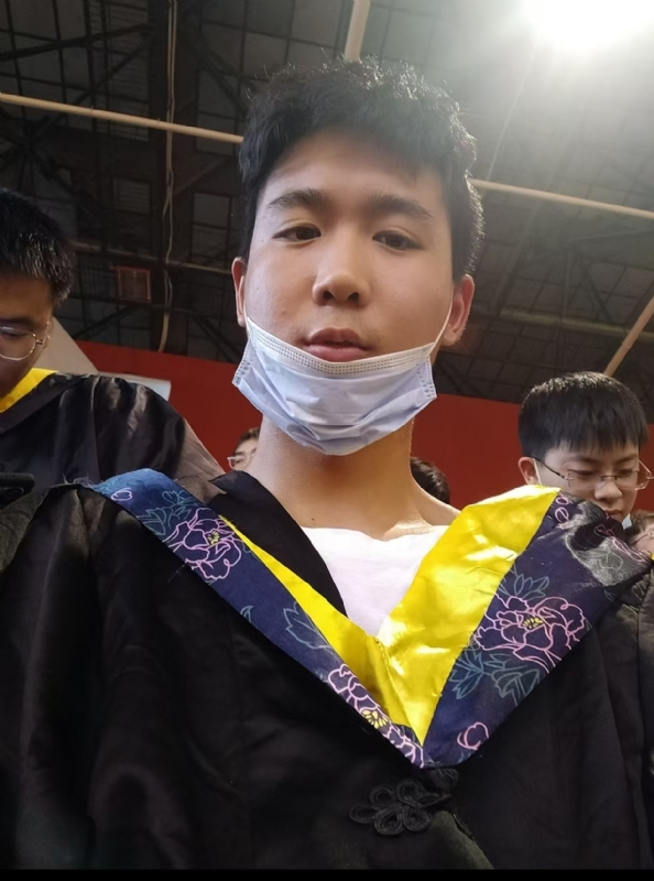 落落大方的第一张照片--阜阳相亲服务中心