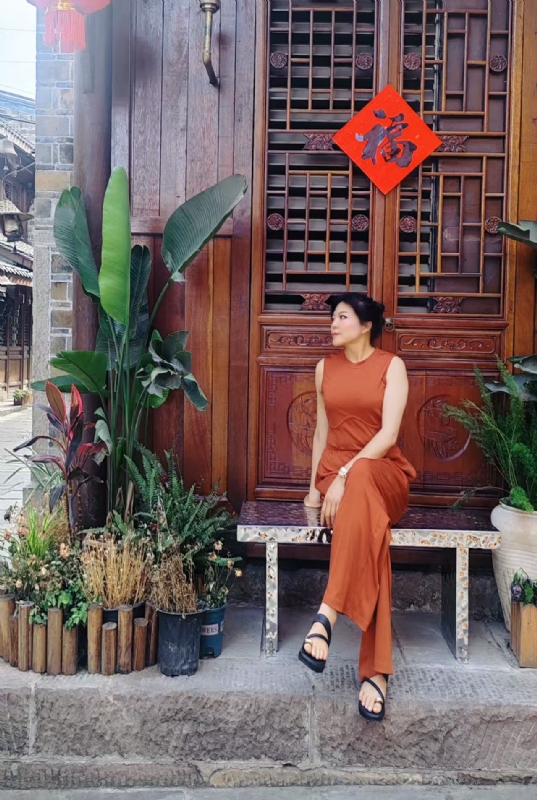 宛霞的第一张照片--阜阳相亲服务中心